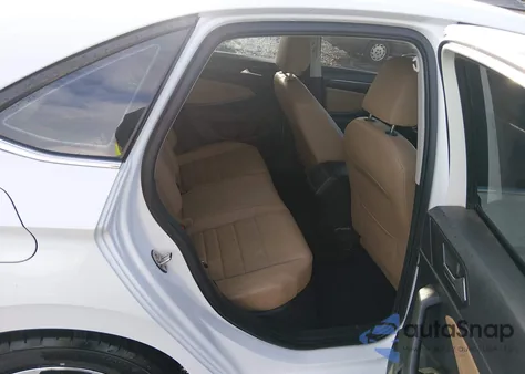 2021 Volkswagen Jetta 1.4T Sel z USA, uszkodzony, nr VIN 3VWE57BU7MM100869